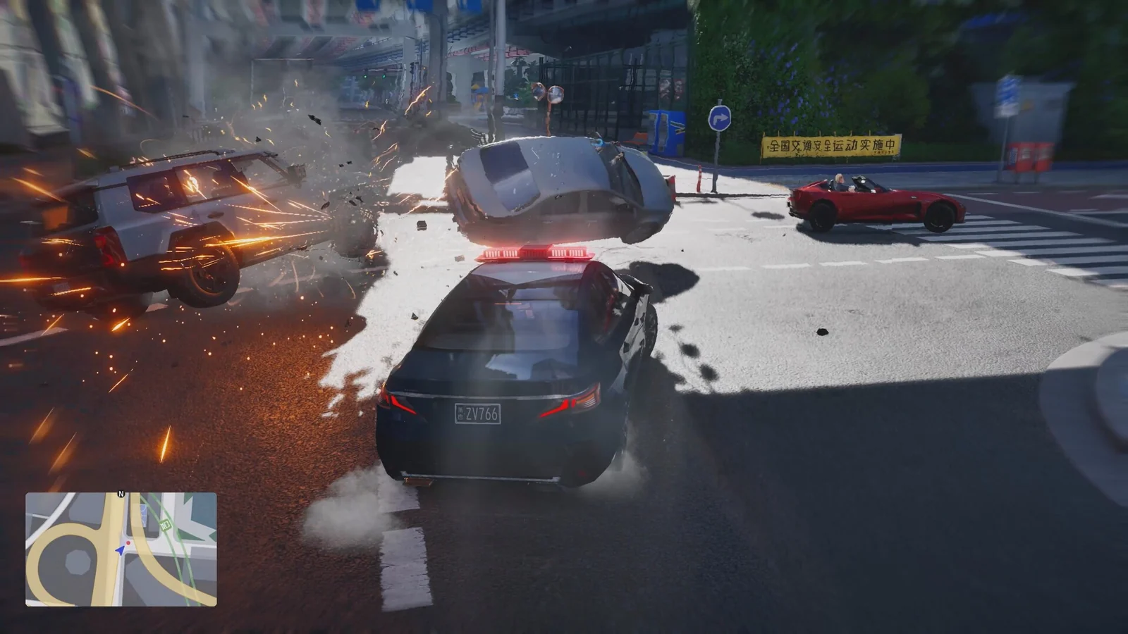 Persecución de coches con explosiones en una avenida de Ananta a plena luz del día