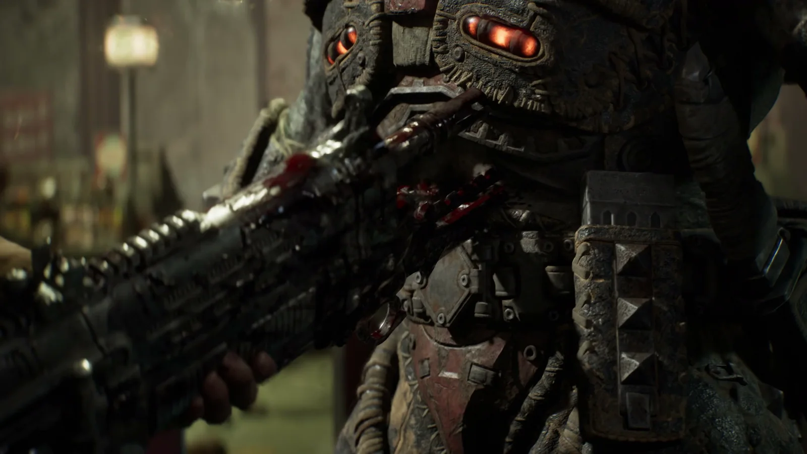 Primer plano de un Locust con armadura remachada, ojos rojos encendidos y un arma pesada en Gears of War: E-Day