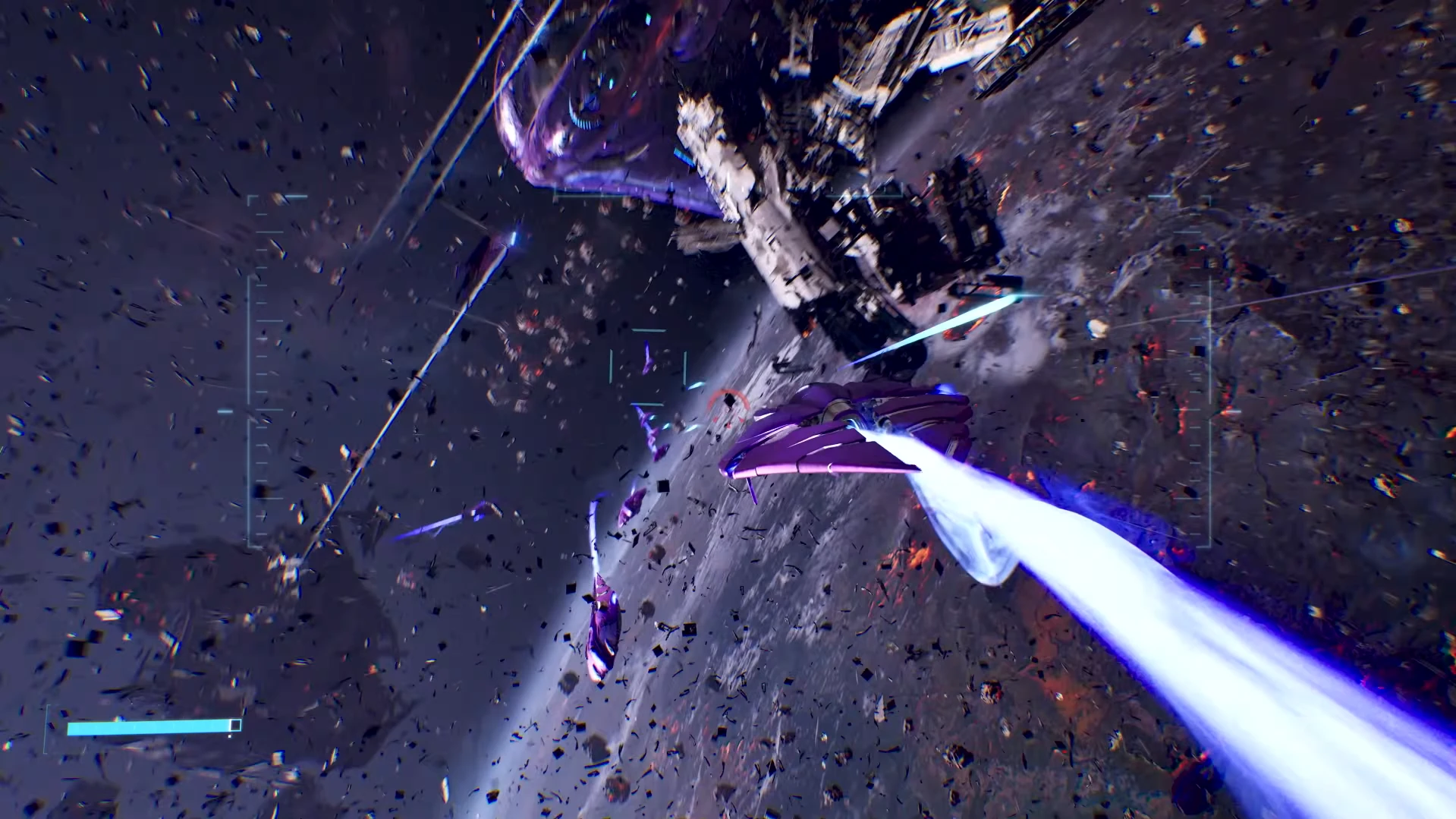 Combate espacial con cazas Covenant y restos de naves flotando sobre un planeta en Halo: Campaign Evolved